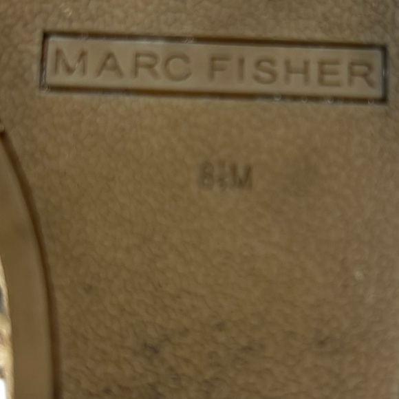 Marc Fisher Cazzie 2 Gold Faux Leather Criss Cross Strappy Wedge Sandals SZ 8.5 - Picture 12 of 15